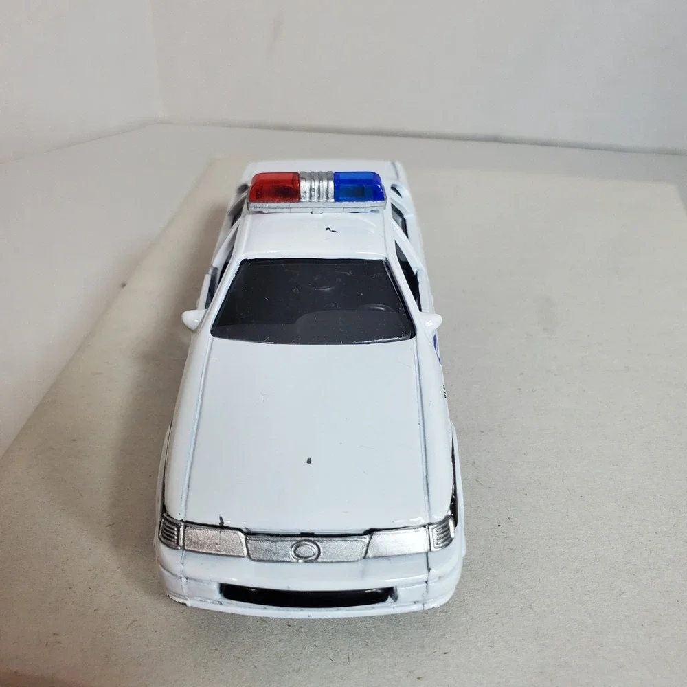 Toy Smith Die-Cast Police Car‎ White With Red &Blue Light Bar 1:36 Scale
